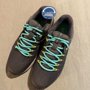 Columbia black hiking shoes, teal lace brand new
